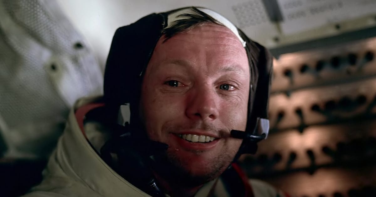 Neil Armstrong med Plantronics-headset